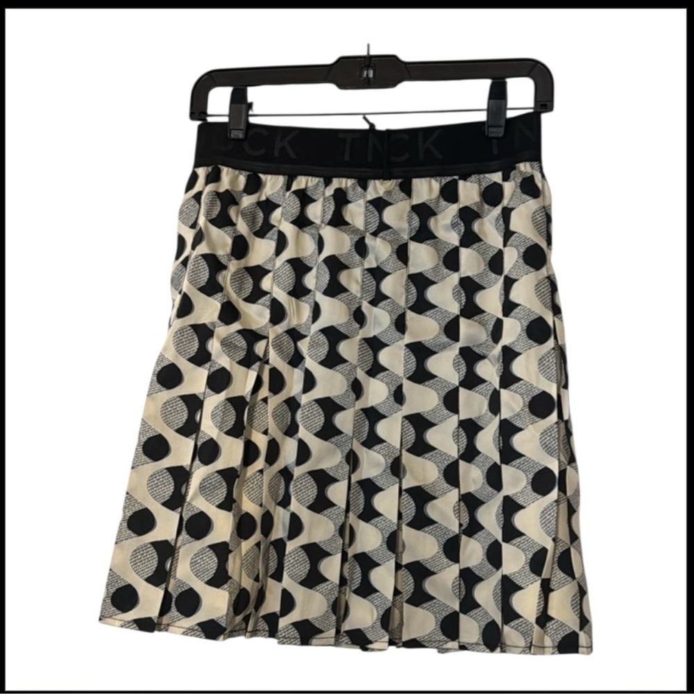 Tuckernuck Domino Geo Kathryn Mini Skirt S NWT Black Ivory Mod - Picture 4 of 8